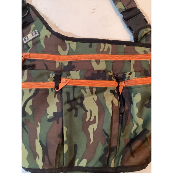 Diaper Dude Messenger Diaper Bag Camo - Picture 3 of 11
